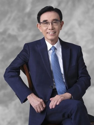 2300亿半导体巨头，82岁董事长拟减持千万市值股票，他60岁归国创业，已恢复中国籍