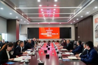 中国航材集团董事长任宇会见中国农业发展银行行长张小东