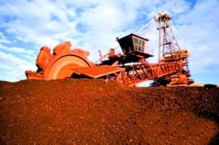 优化铁矿涨价的原因是什么？这种涨价对期货有什么影响？