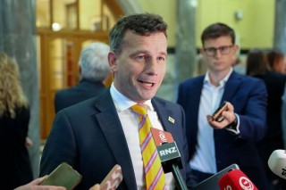 新西兰签证新政+乳品出口狂飙，纽币这波稳了？利率决议三大看点前瞻