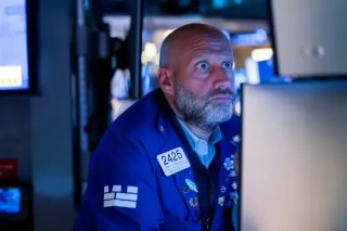 尾盘：美股小幅下滑 联储纪要强调通胀担忧