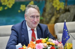 特朗普威胁加征关税，多名欧洲议会要员支持对美动用“反胁迫工具”