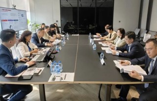 进出口银行行长王春英赴上海调研