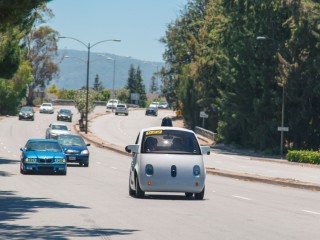 自动驾驶技术发展现状面临哪些挑战？