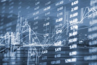 内盘期货投资需满足什么条件？这些条件对投资有何影响？