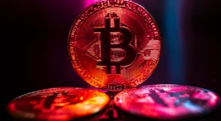 比特币跌至6月以来新低 避险情绪冲击加密货币