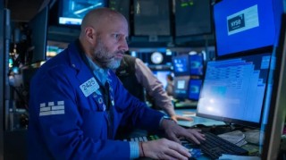 收盘：道指周五收跌逾100点 市场等待中美经贸会谈