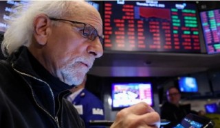 盘前：纳指期货涨0.3% 市场等待特朗普国情咨文演讲