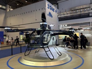 消博手记 | 打工人有救了？消博会上那张让人“抖睡”的椅子，居然是航天员同款