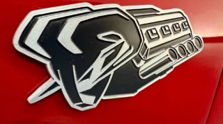 斯特兰蒂斯新任CEO面临诸多挑战，誓言避免 “平庸”