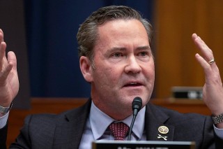 美“群聊泄密门”始作俑者沃尔兹将离职