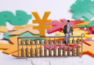 哪些因素会影响期货的走势变化？这些因素如何相互作用？