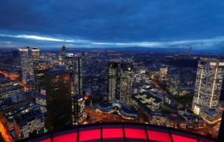 欧元EURUSD意外迎来“鹰派反击”：欧洲通胀风险回到平衡区，12 月再降息彻底没戏