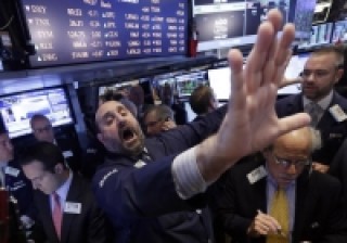 如何确定期货与期权对冲的合适手数？对冲手数对风险控制有什么作用？