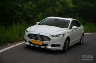 福特野马的内部空间如何进行合理利用？这种利用方式有哪些优点？