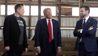 马斯克为何主动与特朗普和解？