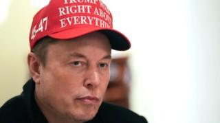 特斯拉在Q1财报发布前暴跌 分析师担心“品牌正在受到侵蚀”