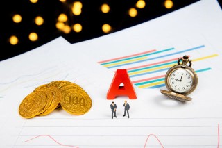 基金净值下跌时应该继续持有吗？