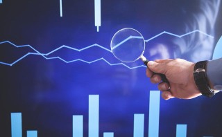 如何理解累计期货的含义？累计期货在投资中有什么特点？