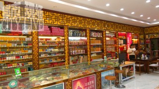 买了四瓶茅台竟全是假酒！商家怀疑被动了手脚