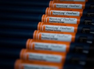 特朗普关税威胁包罗万象 制药行业三十余年来恐首次遭遇关税冲击