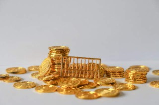 期货弃仓的后果和原因是什么？这种行为如何影响市场稳定？