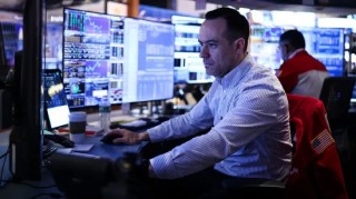 尾盘：标普指数延续上周涨势 市场关注中东局势