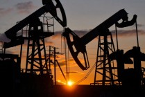 伊朗宣布开放霍尔木兹海峡 油价暴跌超10% 供应担忧缓解