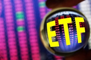 国家队卖出多只宽基ETF，基金涌入AI赛道