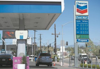 油价高企 反噬美国