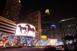 当年轻人主导春节，反向过年带飞酒店业