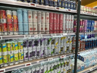 年轻人化身“酒零后”，狂饮与微醺进行时代交接