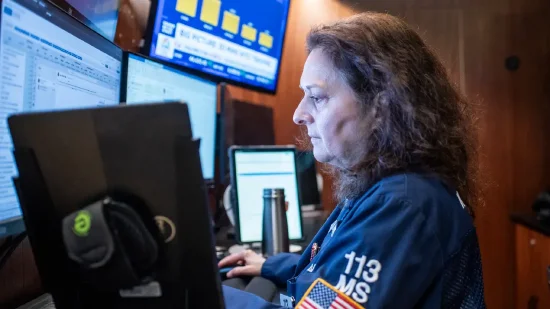 早盘:美股继续下滑 道指下跌超280点 第2张 早盘:美股继续下滑 道指下跌超280点 第2张