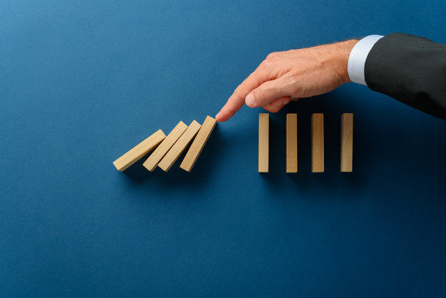 如何规范进行和管理股市交易？这种交易的风险如何控制？  第1张