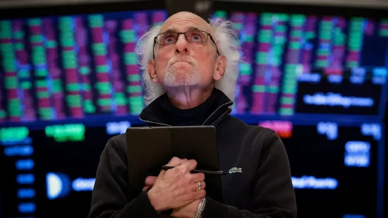 收盘:美股高开低走纳指重挫330点 特朗普关税继续施压 第2张 收盘:美股高开低走纳指重挫330点 特朗普关税继续施压 第2张