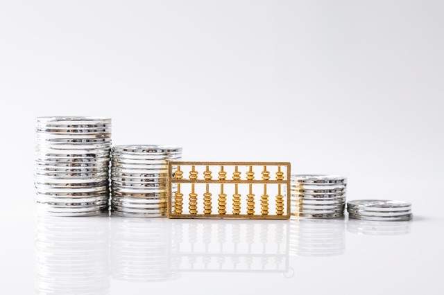 如何在投资选择中合理评估混合基金费率？这些费率对投资收益有何影响？  第1张