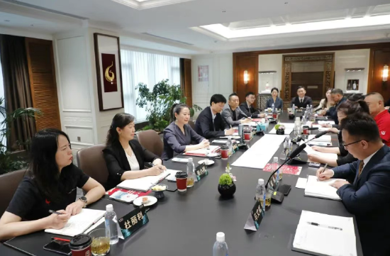 品牌运营商推出“购西凤酒抽雅迪电动车”，张周虎给予高度评价  第1张