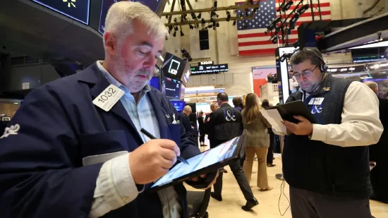 开盘:美股周五开盘涨跌不一 市场聚焦关税与财报 第1张 开盘:美股周五开盘涨跌不一 市场聚焦关税与财报 第1张