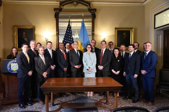 乌公布矿产协议详情 未提债务义务 包含美再援助条款 第1张 乌公布矿产协议详情 未提债务义务 包含美再援助条款 第1张