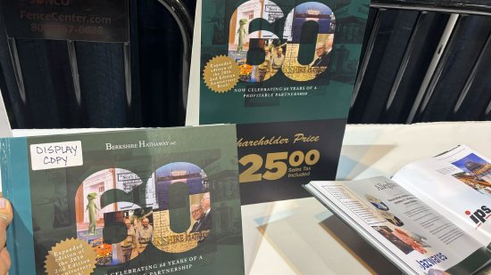 伯克希尔60周年纪念书热销 首日售出逾4400册 第1张 伯克希尔60周年纪念书热销 首日售出逾4400册 第1张