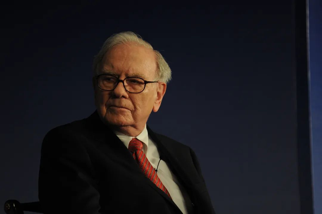 最新!伯克希尔股东大会开幕,94岁巴菲特重磅发声,谈贸易问题、巨额现金储备、投资日本…… 第1张 最新!伯克希尔股东大会开幕,94岁巴菲特重磅发声,谈贸易问题、巨额现金储备、投资日本…… 第1张