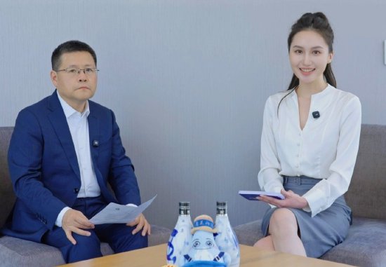 秦朔:和巴菲特相比 接班人阿贝尔更关注细节 第1张 秦朔:和巴菲特相比 接班人阿贝尔更关注细节 第1张