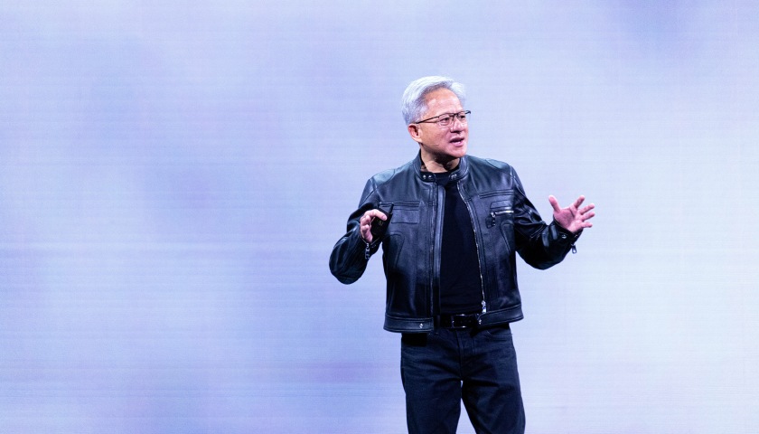 黄仁勋：全球一半AI人才都是中国人，美相关限制令是个错误  第1张