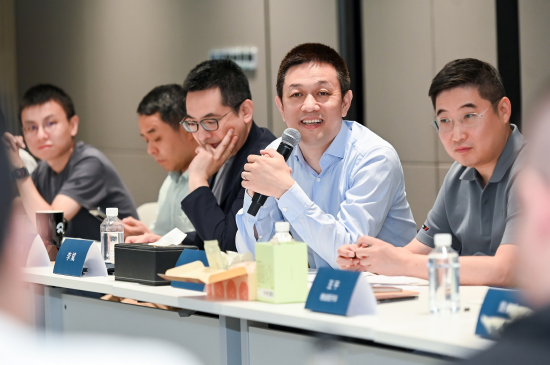 对话李斌：蔚来正在走出最低谷，不拼价格、拼技术和服务 | 次世代车研所  第1张