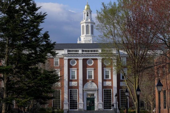 美国务院指示领事馆恢复处理哈佛大学国际学生签证  第1张