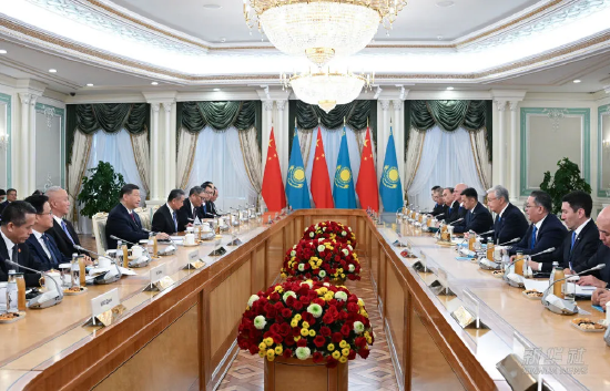 习近平同哈萨克斯坦总统托卡耶夫会谈 第2张 习近平同哈萨克斯坦总统托卡耶夫会谈 第2张