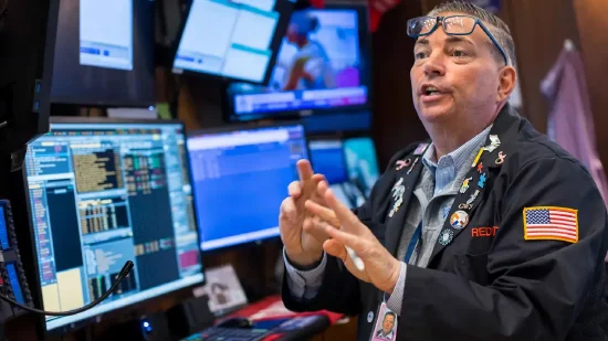 早盘:美股继续下滑 道指下跌逾100点 第2张 早盘:美股继续下滑 道指下跌逾100点 第2张