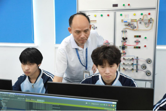 三十余载，这艘“职教航母”将学生送达梦想彼岸  第1张