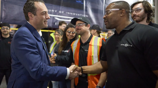 斯特兰蒂斯新任CEO面临诸多挑战，誓言避免 “平庸”  第1张