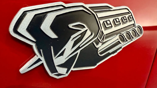 斯特兰蒂斯新任CEO面临诸多挑战，誓言避免 “平庸”  第4张